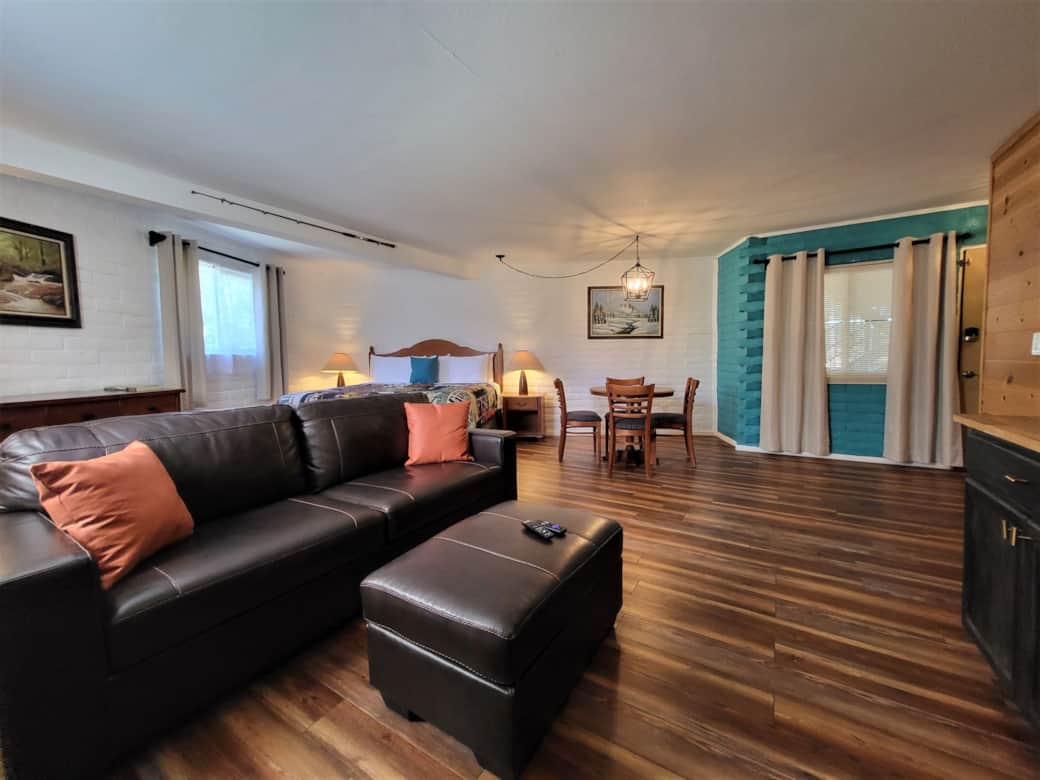 104 Hook, Wine and Sinker Apartment in