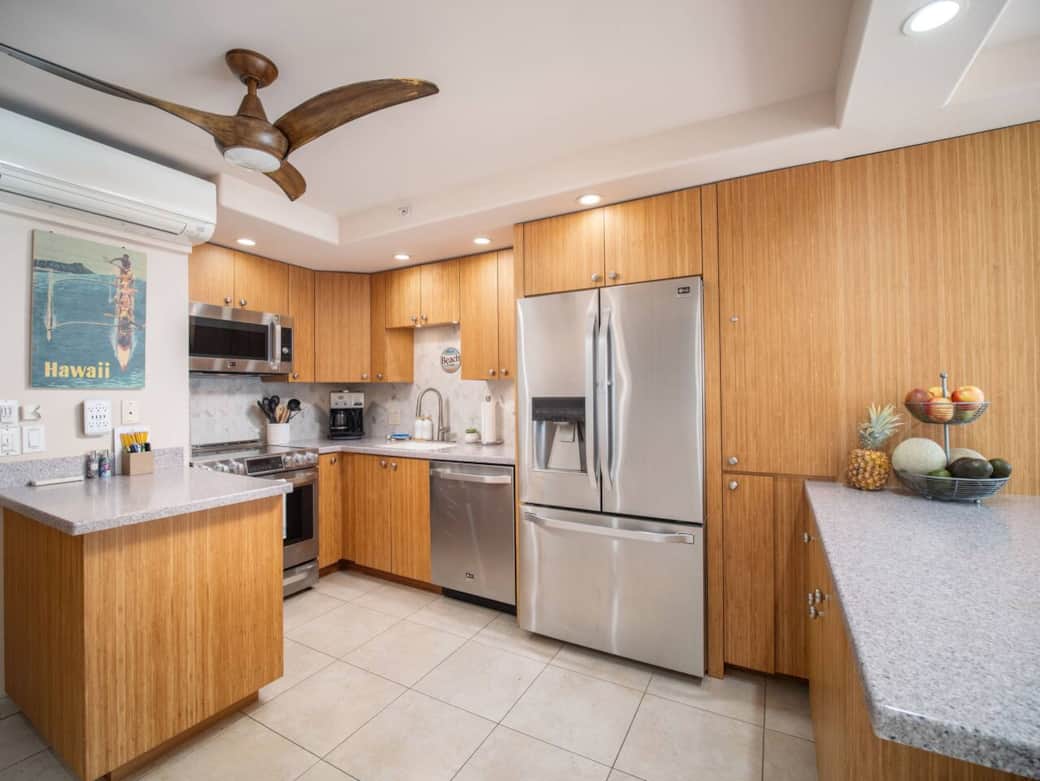 Our kitchen has everything you might need! We’ve thought of all the small details. There’s lots of counter space and nice appliances for cooking. Plastic and glass dishes and plenty of forks and spoons! 