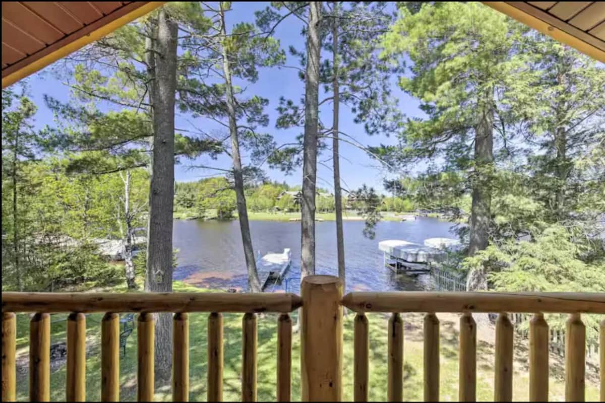 Voyageur Lake Retreat bedroom