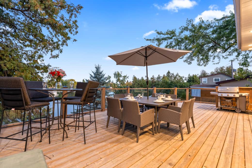Waterfront view al-fresco dining deck