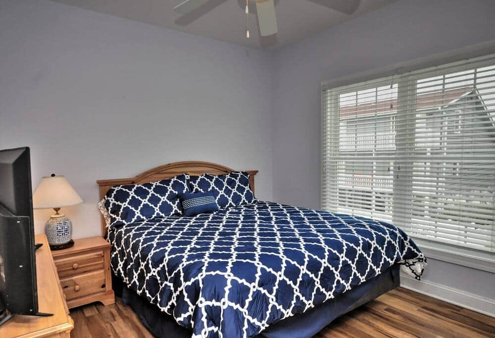 Main level - King bedroom