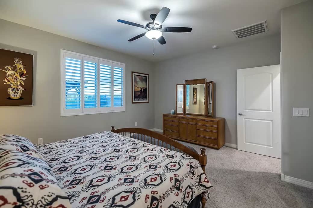 Master bedroom 2/2 (King)