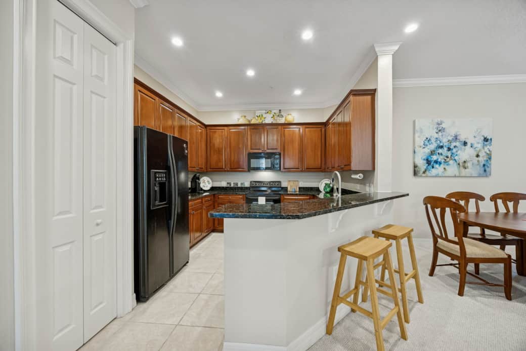 95069 San Remo Dr - Breakfast Bar 95069 San Remo Dr - Breakfast Bar