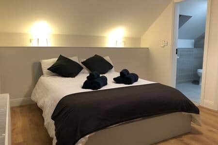 Bedroom 2 has a double bed and an en-suite. Bedroom 2 has a double bed and an en-suite.