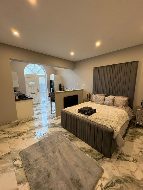 King size bed