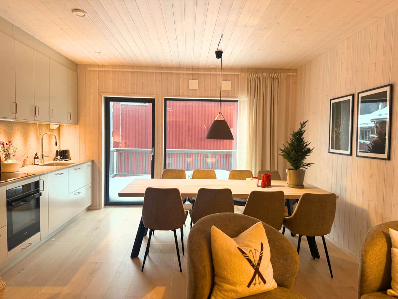 A fully equipped alpine townhouse located in central Åre Village.