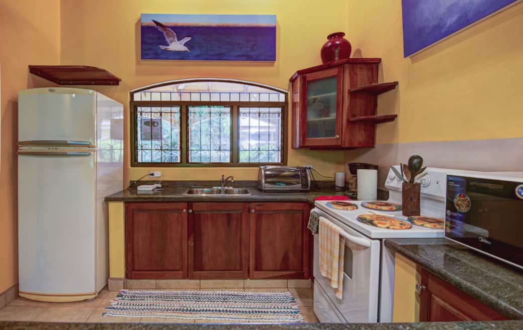 A large and well-equipped modern kitchen