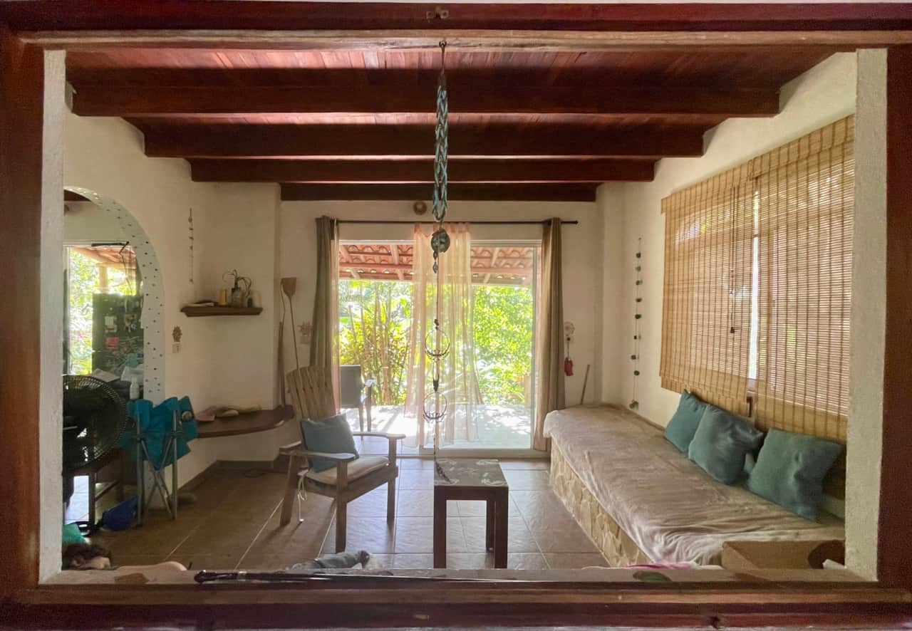 Casa Sloth -Living Room and Patio