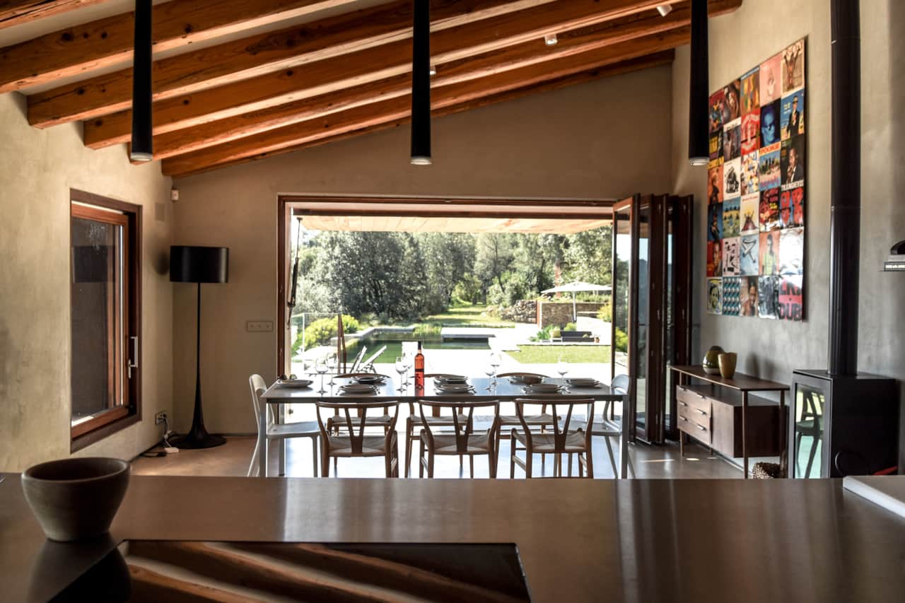 Kitchen has pool views
