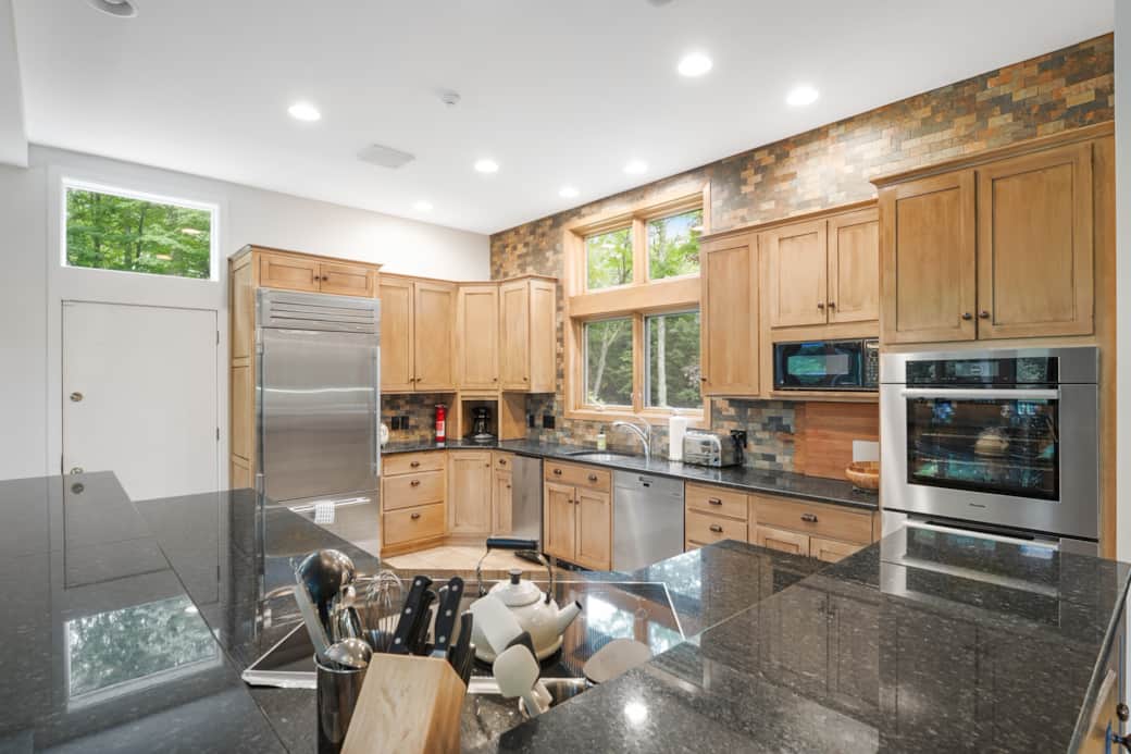 Kitchen well equipped