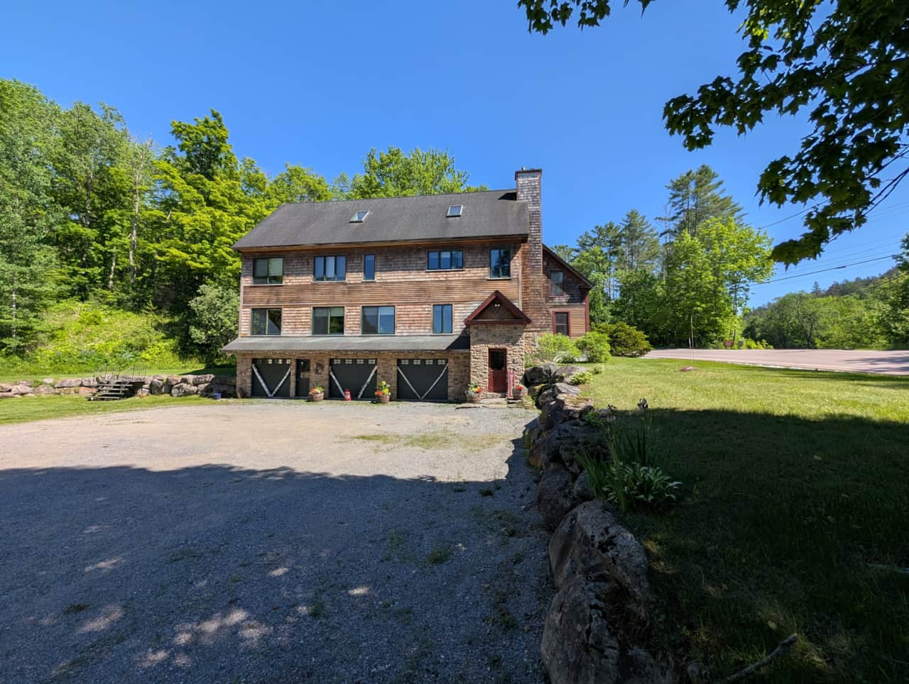 River Stone Lodge