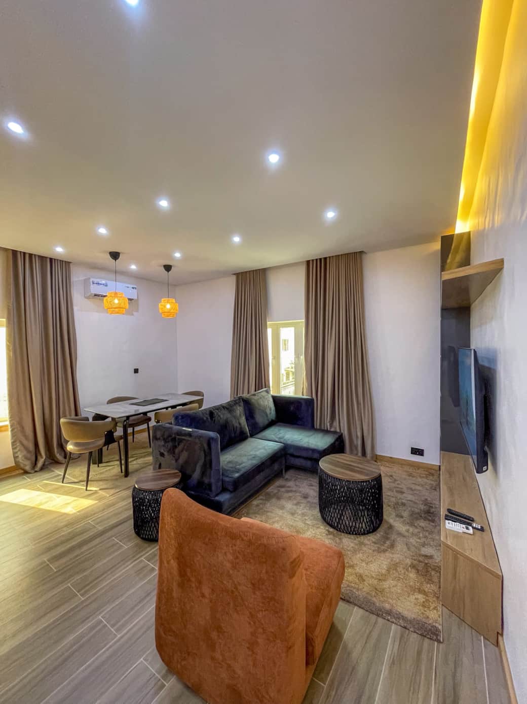 Image picker 69FFF972 A70A 48F4 AA2B 90351277D0A0 574 00000036BCCBA821