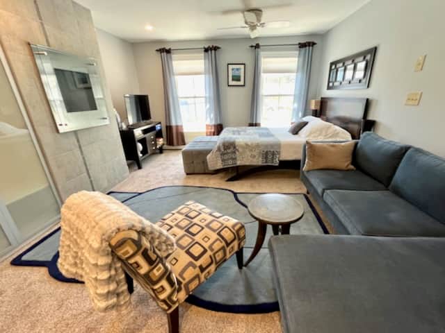 Bright, thoughtfully designed studio apartment in the heart of the Village of Tannersville