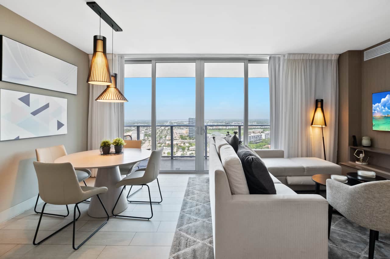 5 print 4010 s ocean dr 2706