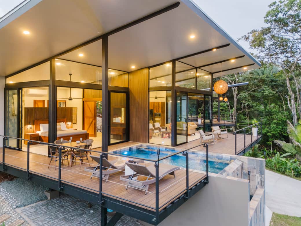 Private pool for sunny days and laid-back afternoons Private pool for sunny days and laid-back afternoons