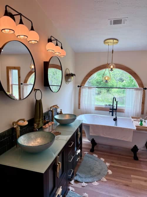 Clawfoot soaking tub