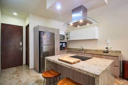 Kitchen essentials: Toaster, blender, coffee machine.