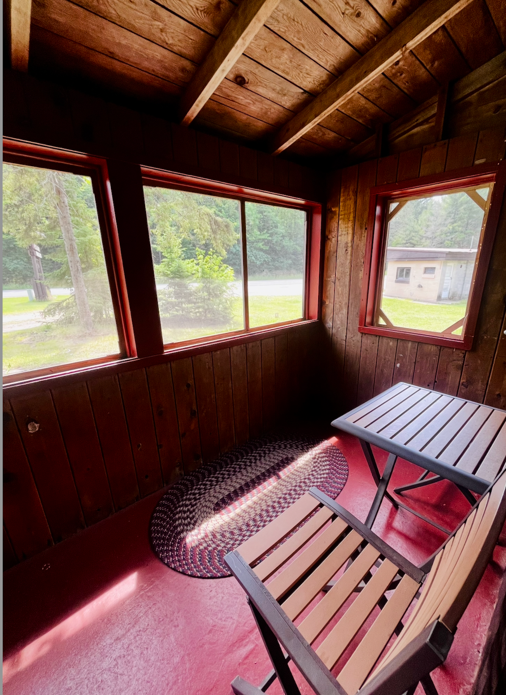 Screened in porch Screened in porch