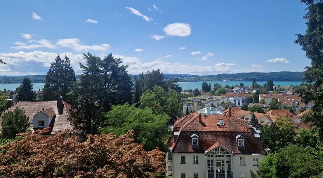 Blick auf den Bodensee von der Dachgeschoss-Ferienwohnung in der Villa Überlingen.