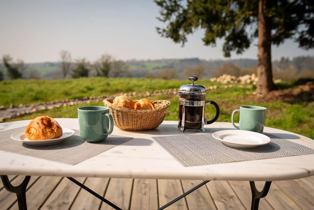 Petit déjeuner en terrasse