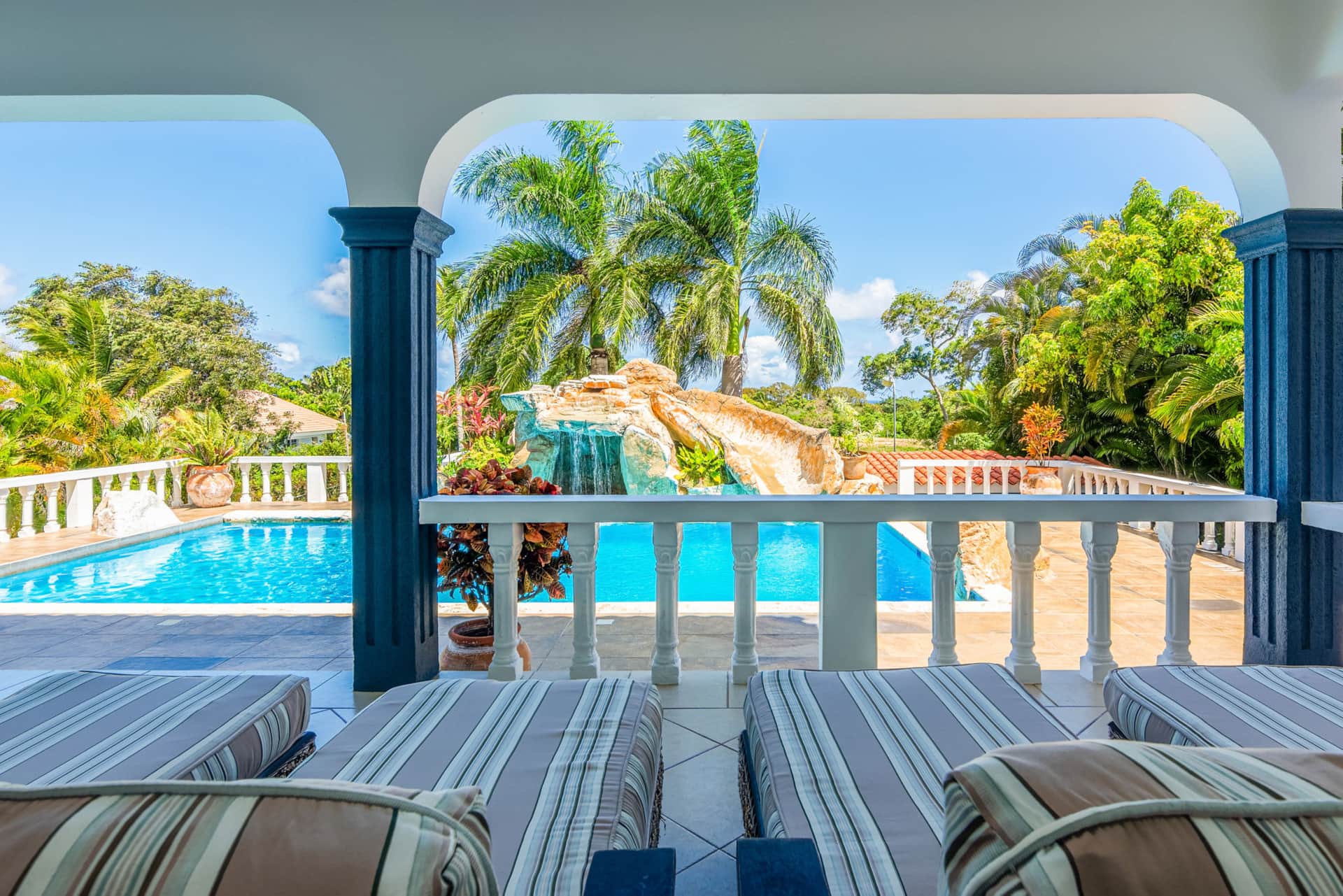 3 habitaciones CONTI 601 • Relajante • Cascada • Servicio de transporte a la playa