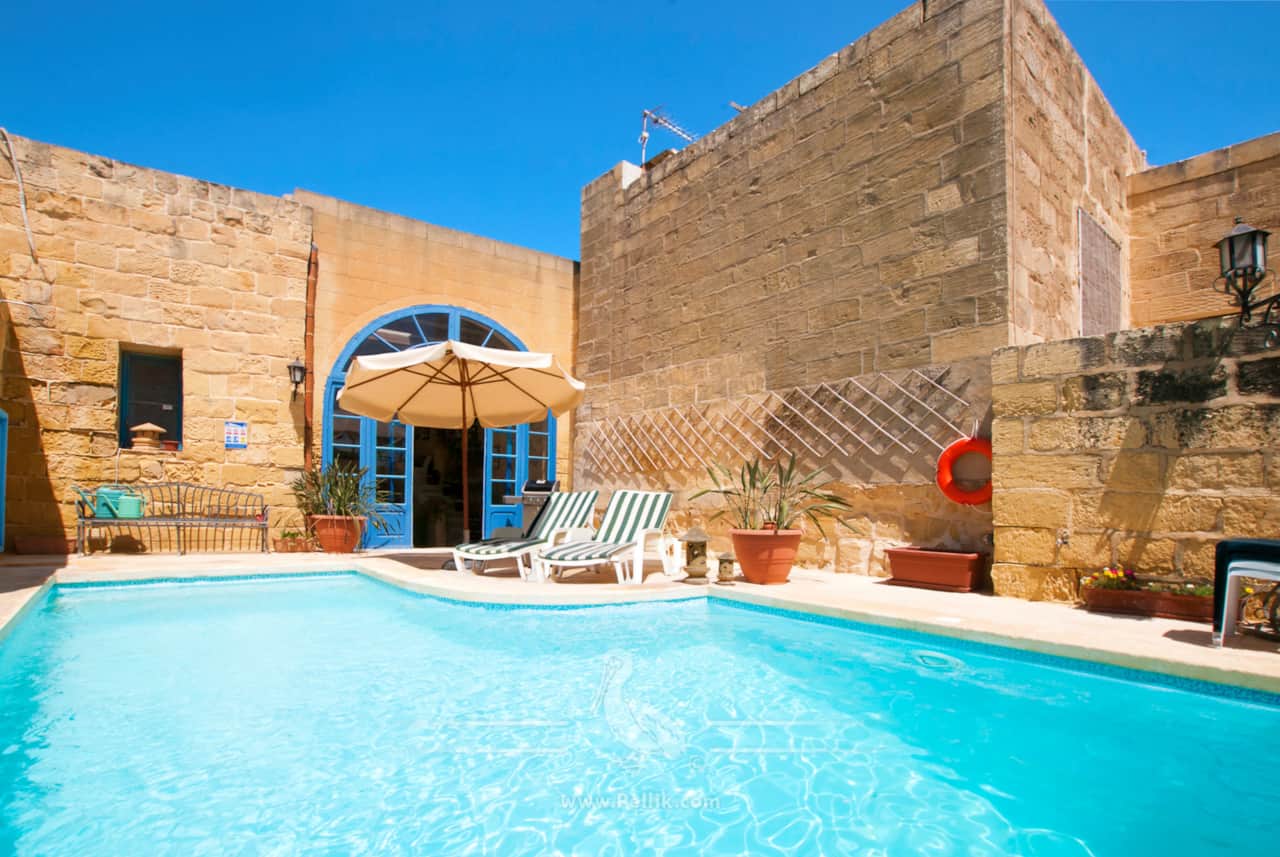 Lovely Gozo house with private pool