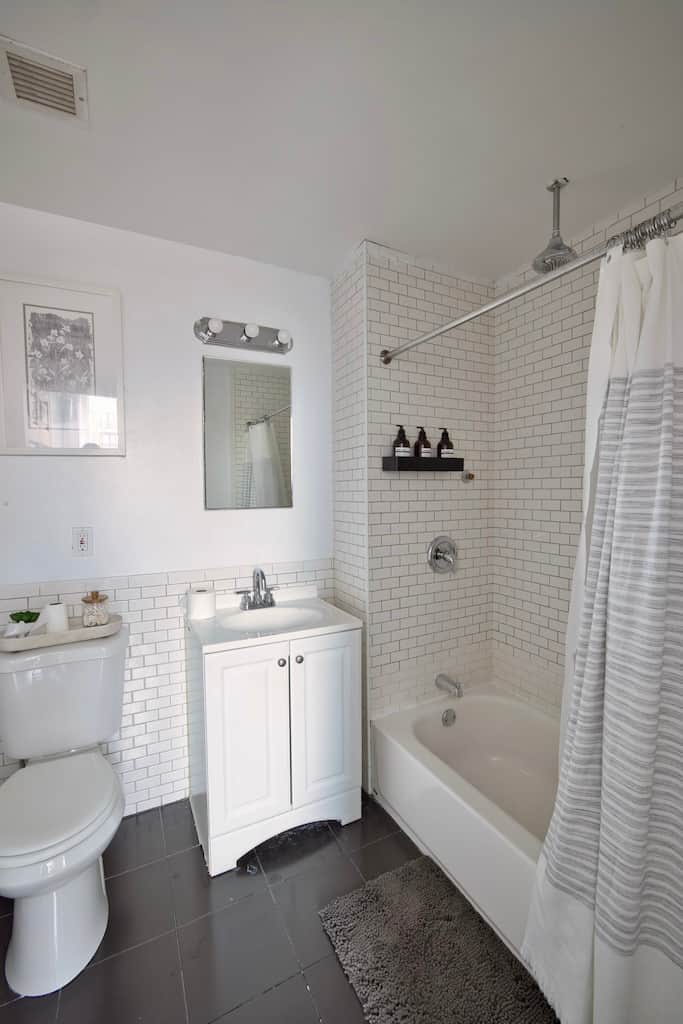 King Suit Bathroom