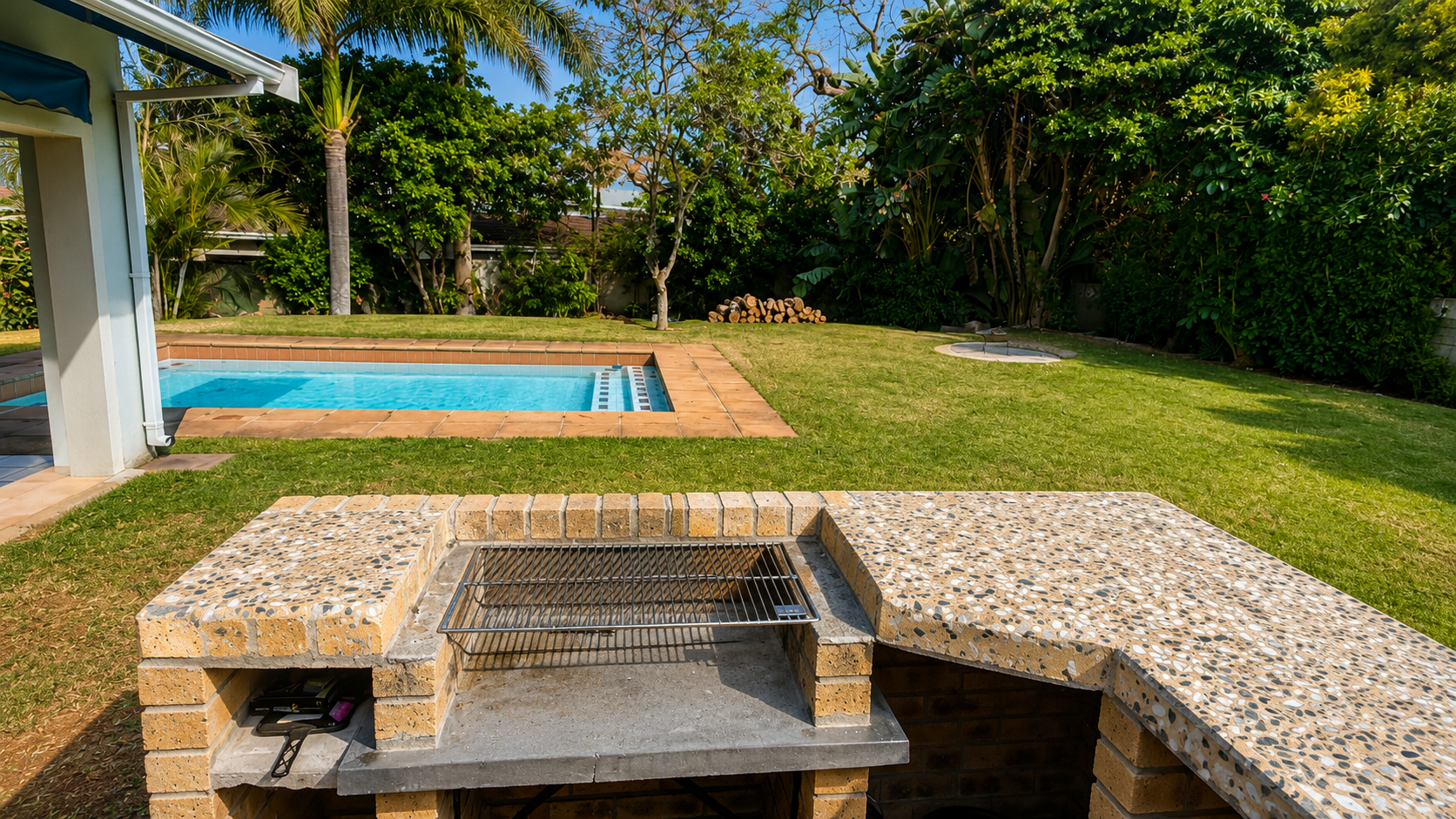 Braai and BBQ area at La Lucia Oasis private accommodation in Umhlanga