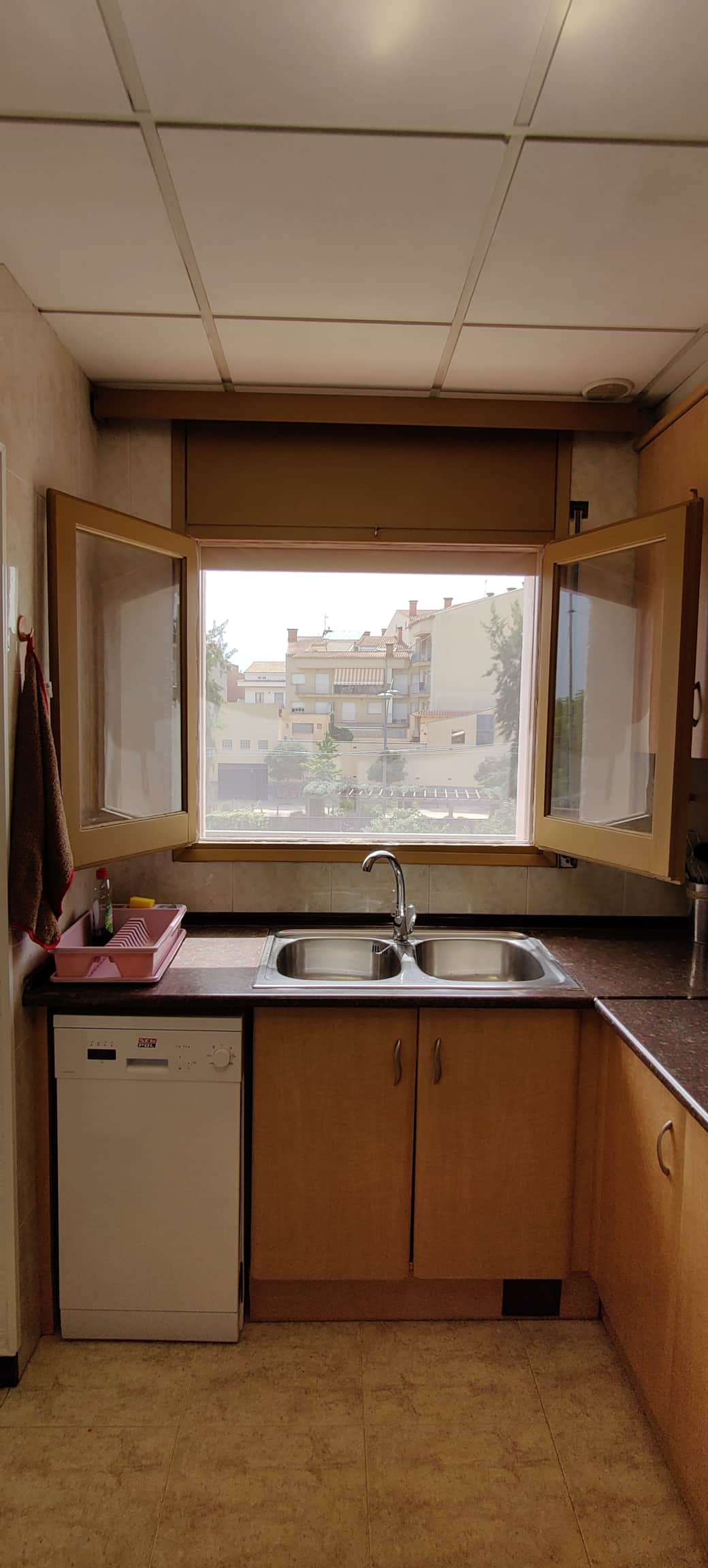 Costa Brava Apartment with Wifi and Beachfront in Barcelona - Kitchen with balcony and garden terrace