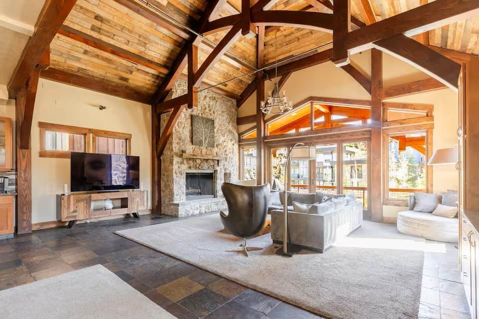 Great Room w/ 77" HDTV, Sound, Fireplace