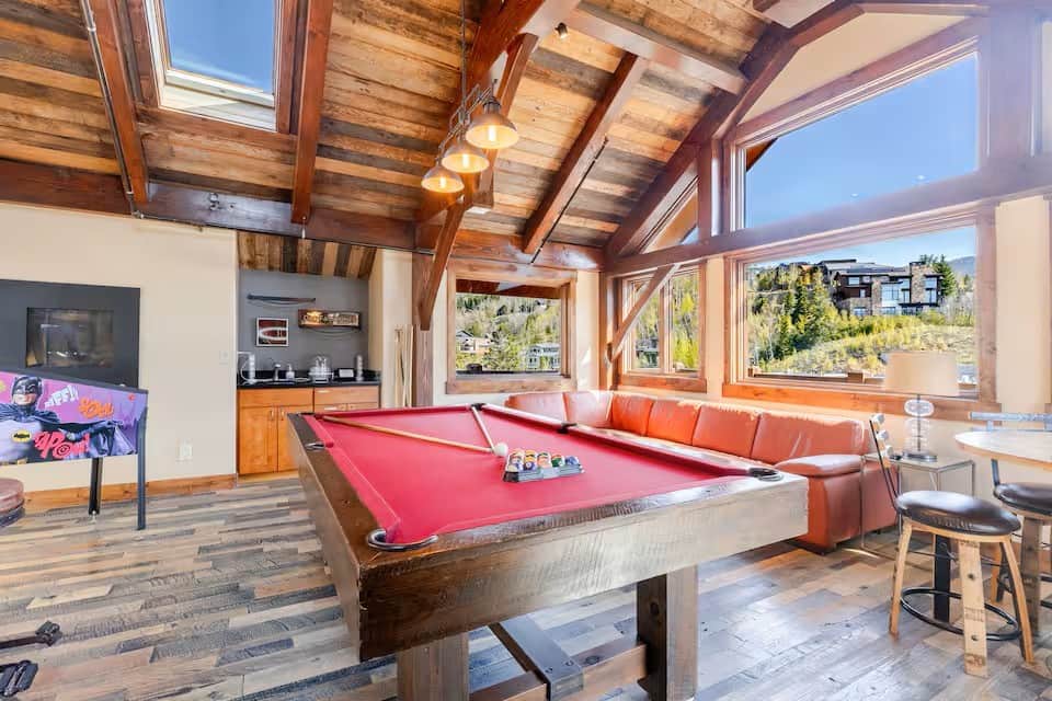 Game Room w/Pool Table