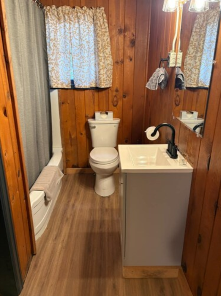 Cabin 3 Bathroom Cabin 3 Bathroom