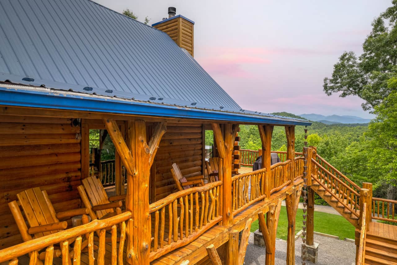 High Rock Haven 4BR / 3BA / Gameroom / Hot tub