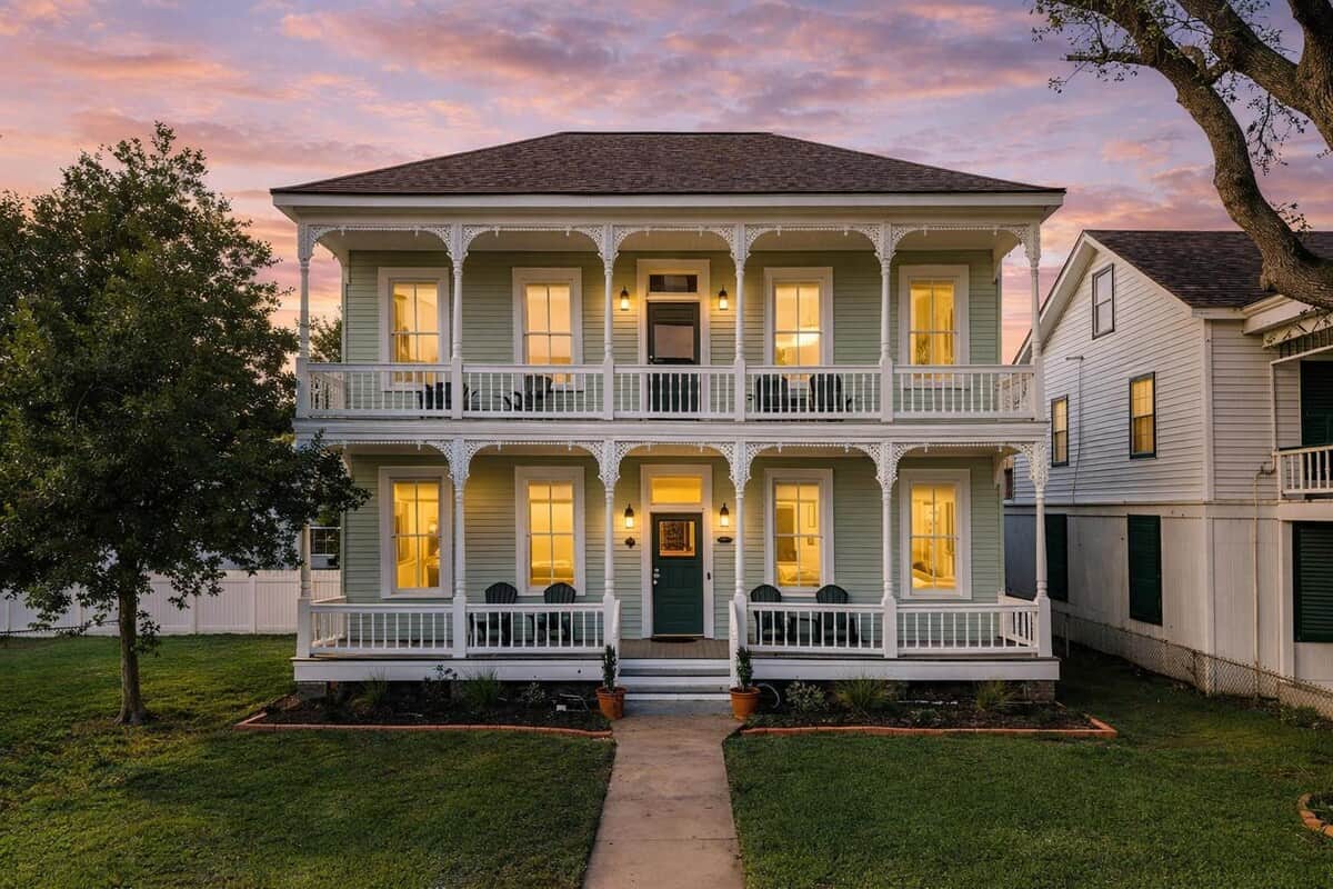 Step into Sand and Sea Manor, a beautiful historic 1886 beach house. Enjoy classic coastal architecture and double balconies in the heart of Galveston, just minutes from the beach, local restaurants, and the iconic Strand district.