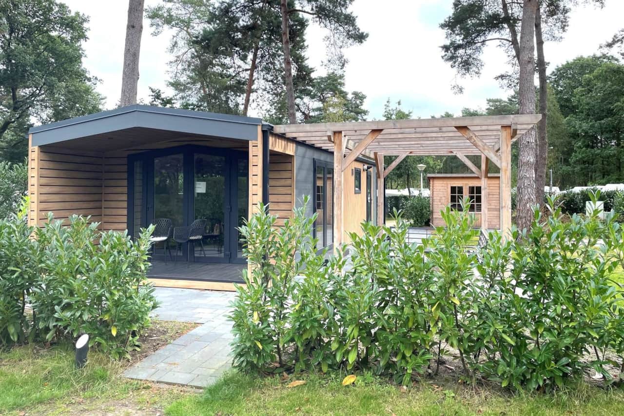 Neues und privat gelegenes Chalet mit großem Garten 