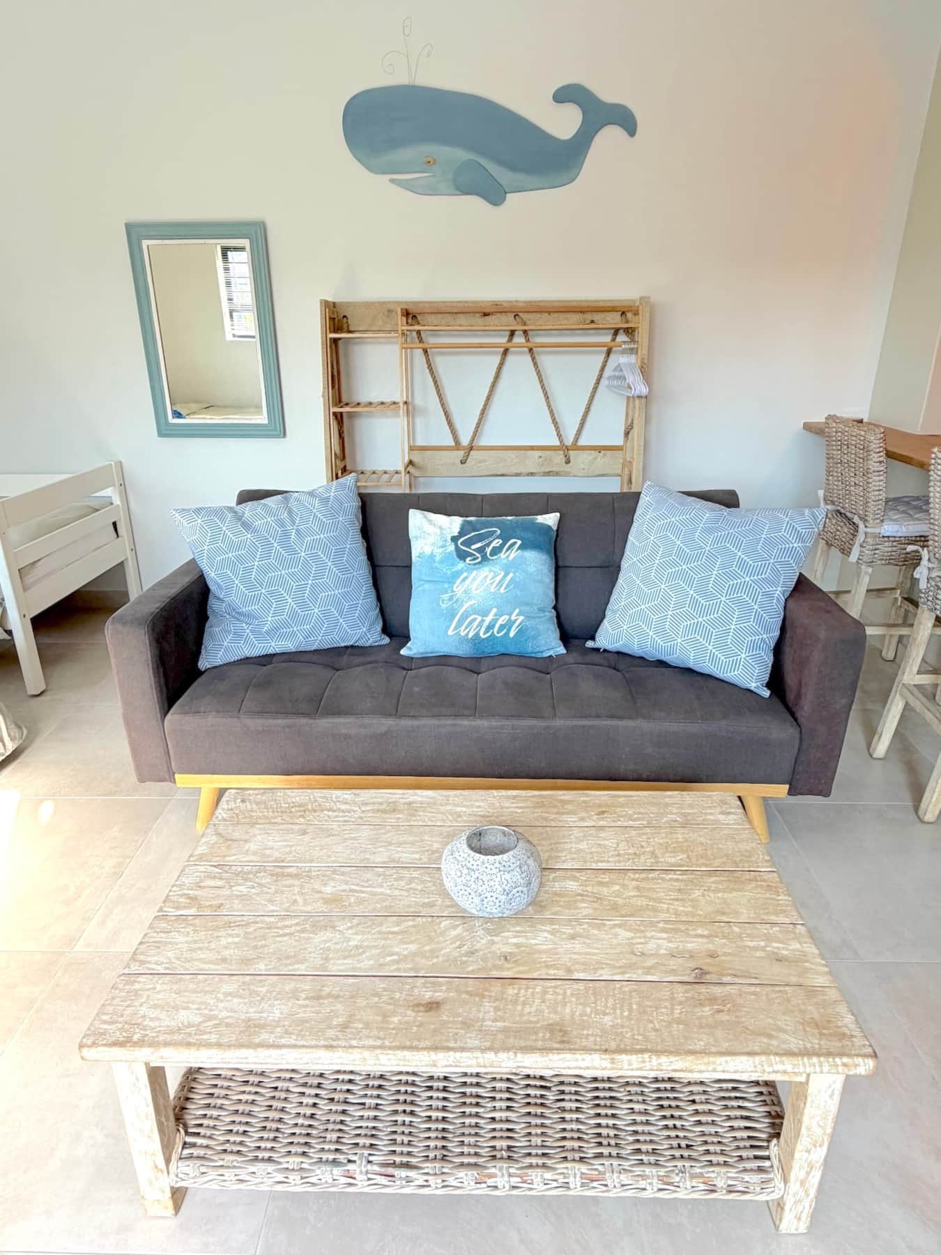 Whale Apartment