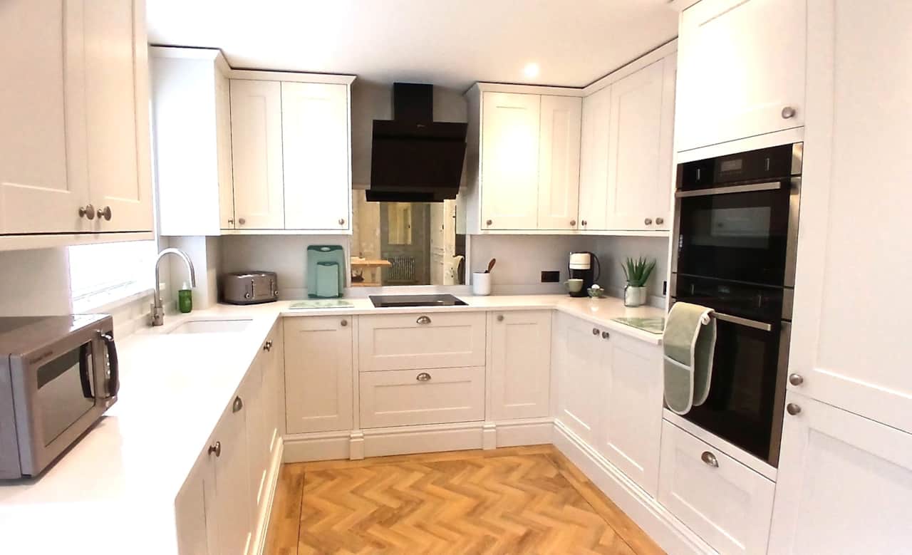 Beautifully designed, fully equipped kitchen 
