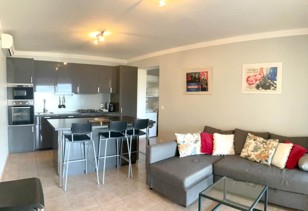 Rez-de-Jardin F4 - Ogliastrello - Olmeto - Pièce à vivre - partie 1
