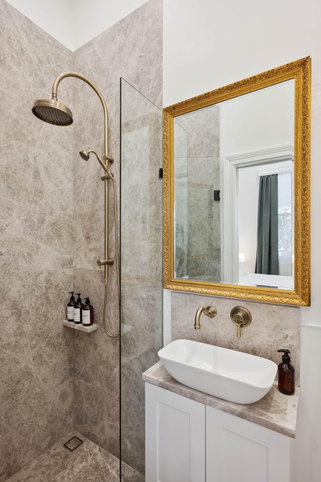 Ensuite