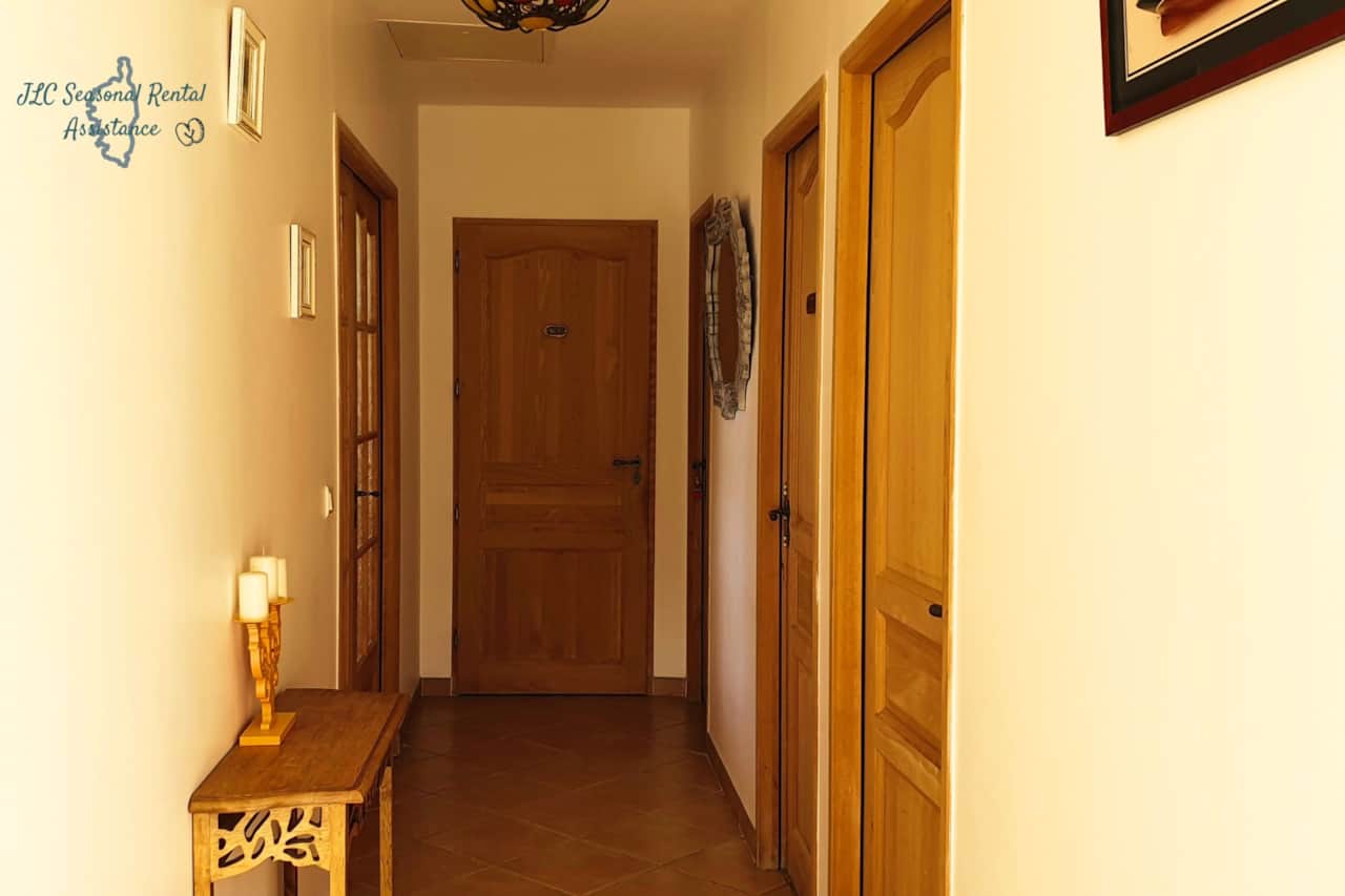 House entrance - hallway