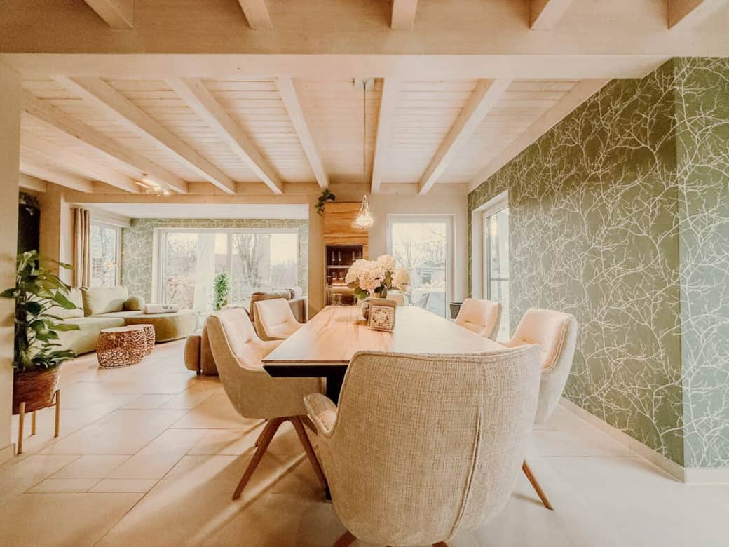 Erdgeschoss | Essbereich für 6-10 Gäste | Hochstuhl zustellbar