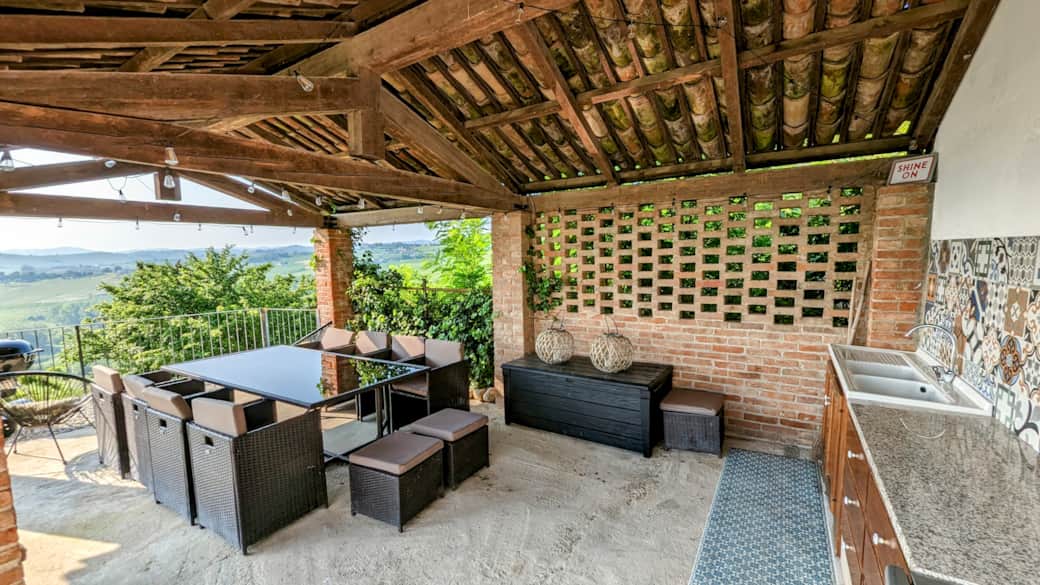 Outdoor dining area + kitchenette