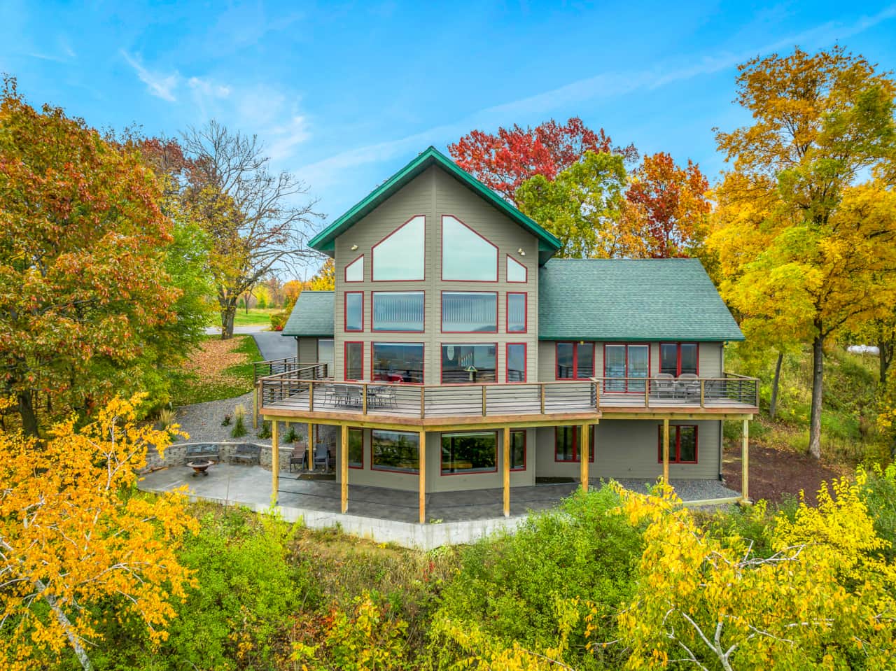 RiverscapeVacationRentals Fall2023 116