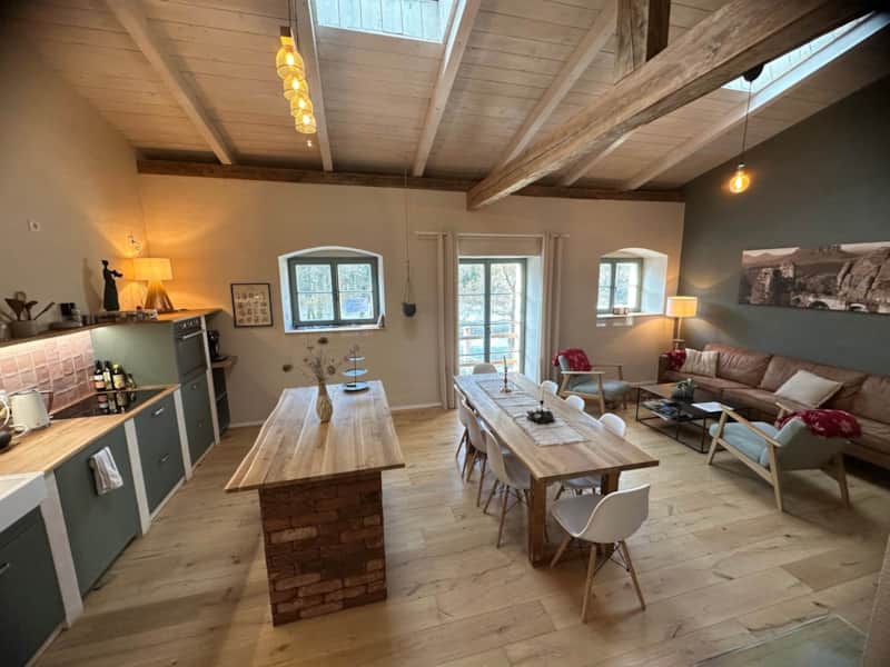 Wohnbereich der Ferienwohnung Akelei in der Alten Brennerei Pirna