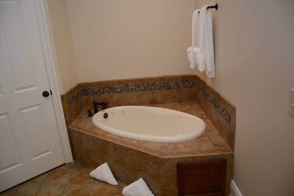 Tiger Suite Bathroom