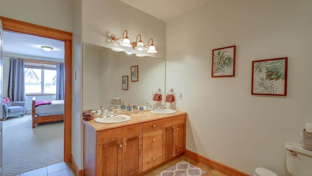 Ensuite Bathroom 