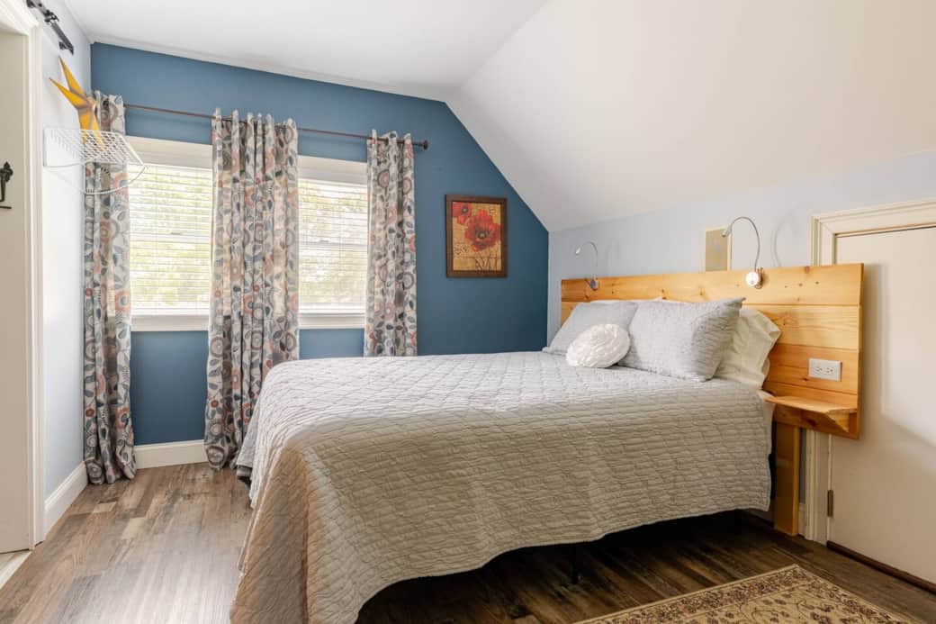 Comfortable Queen bed