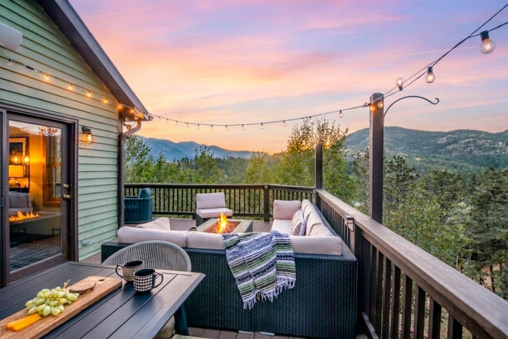Prepare for wide open star gazing views as you watch the sunset over the mountains!