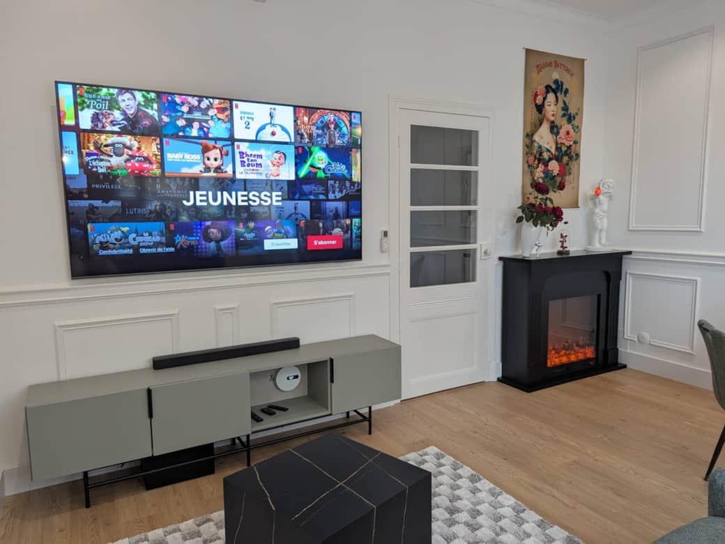 smart TV 85" Netflix . wifi connexion rapide par QRcode
