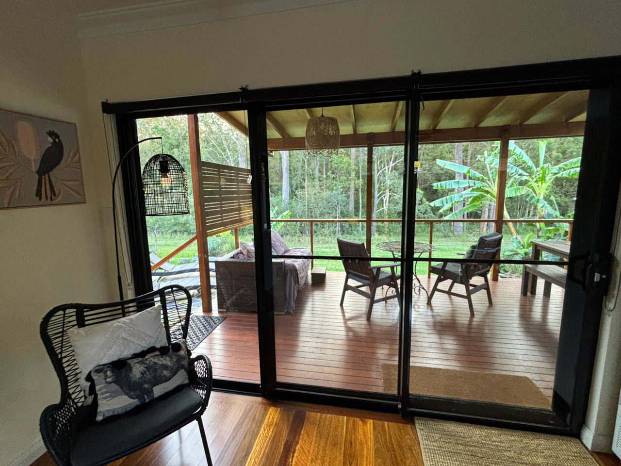 Relax inside and outside - beautiful bush views